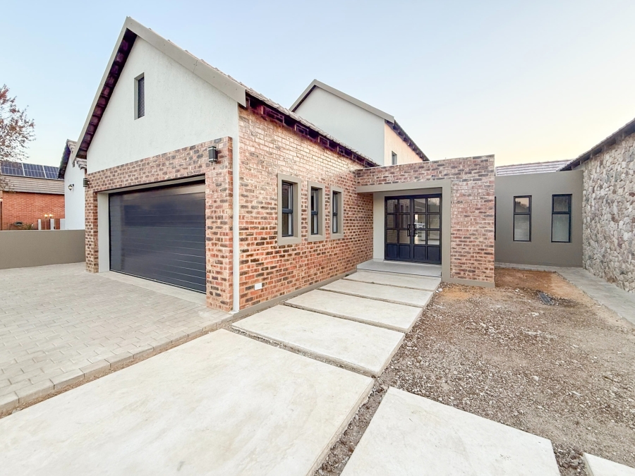 4 Bedroom Property for Sale in Landsmeer Residential Estate North West